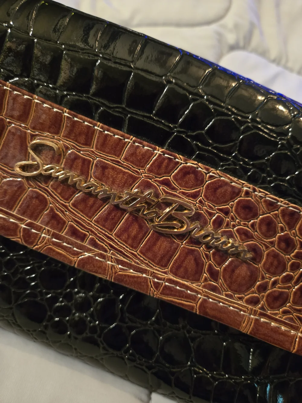 Samantha Brown Black & Brown Croc-Embossed Cosmetic Travel Bag 5.5x9x3 Closed